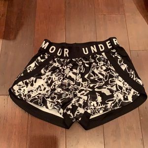 Women’s Small Under Armour Shorts